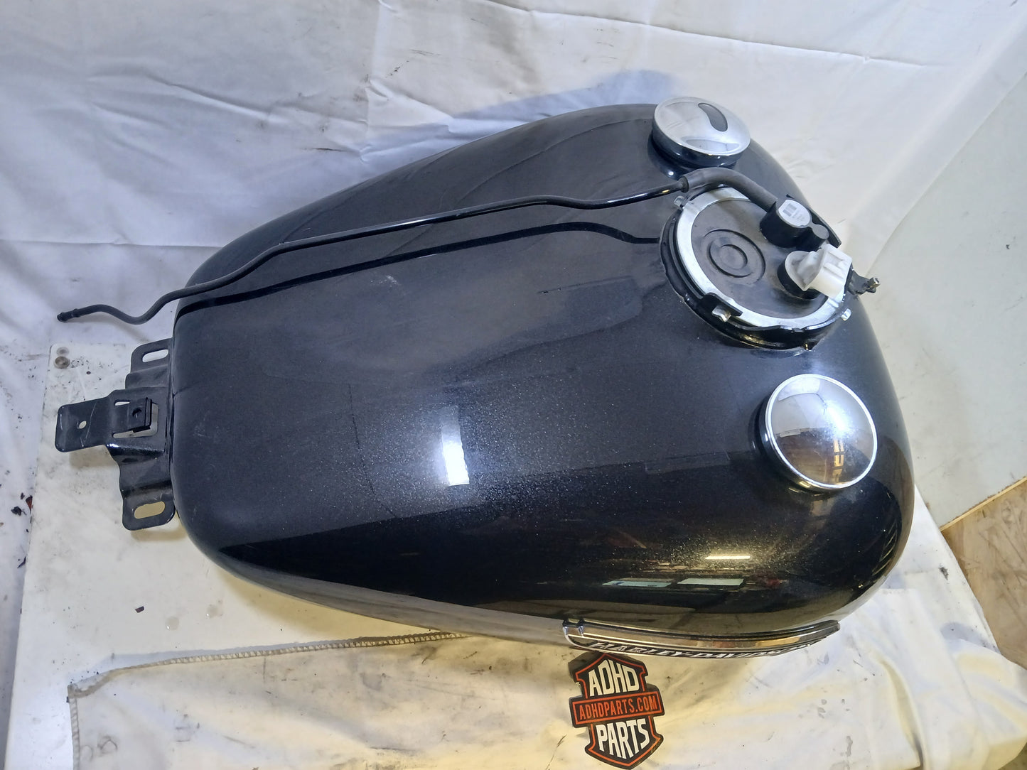Bensintank sort metalikk. Electra 2008-19