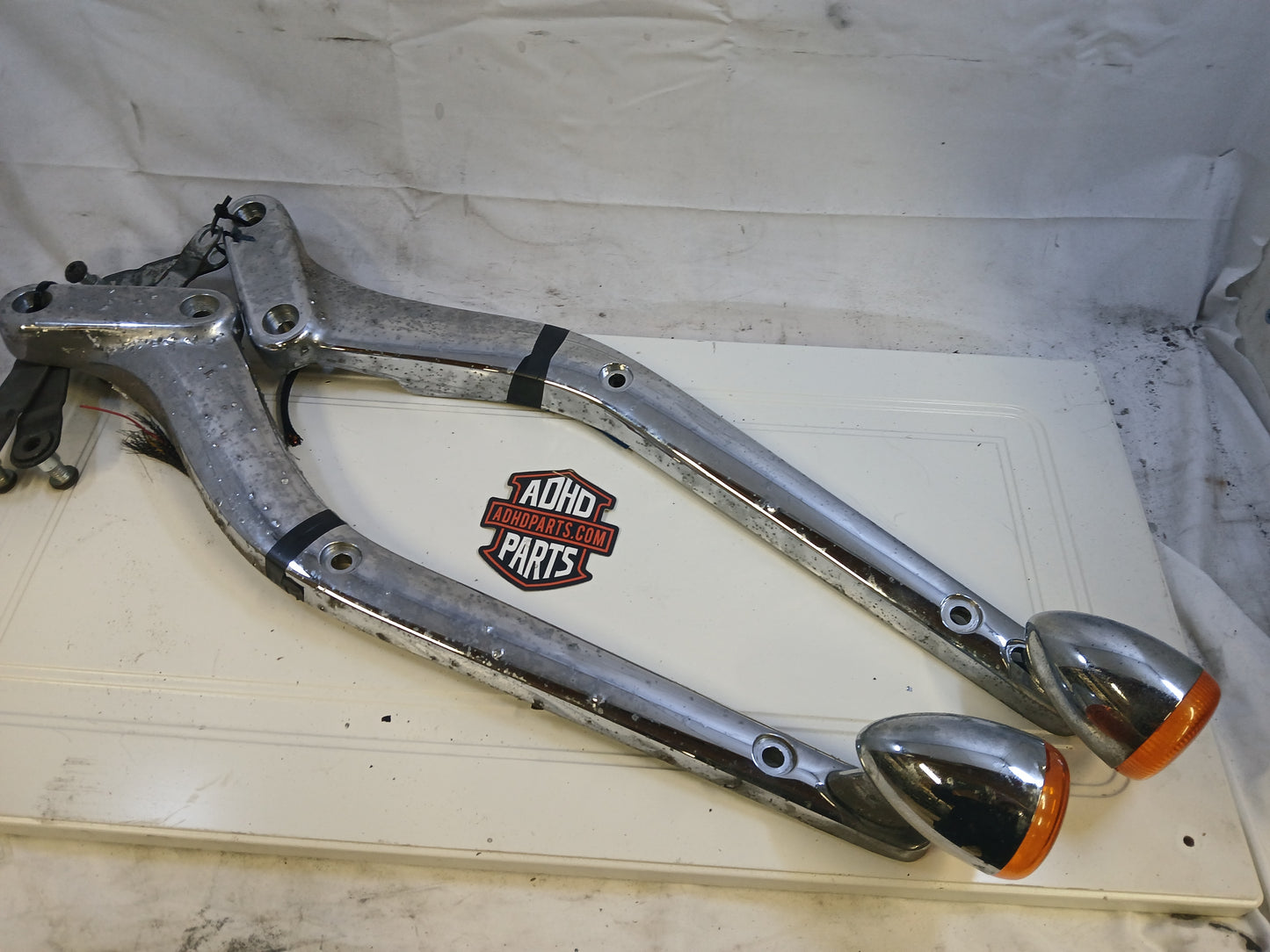 Fenderstruts/skjermfester bak. Softail Breakout 2013 inkl blinklys LED