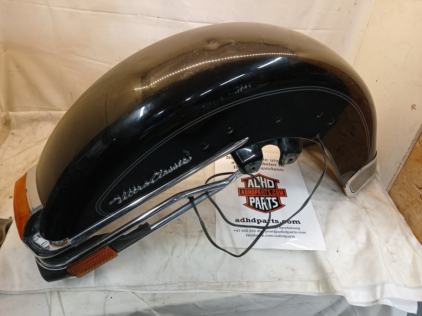 Forskjerm Ultra classic med alt ornament og lys i fendertip