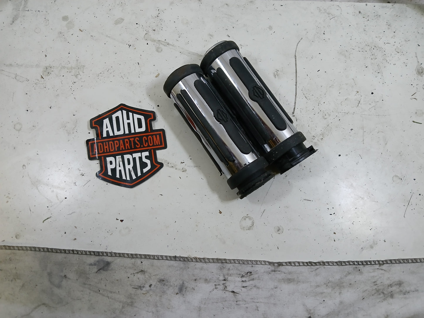 Holker for wire. Harley chrome/gummi.