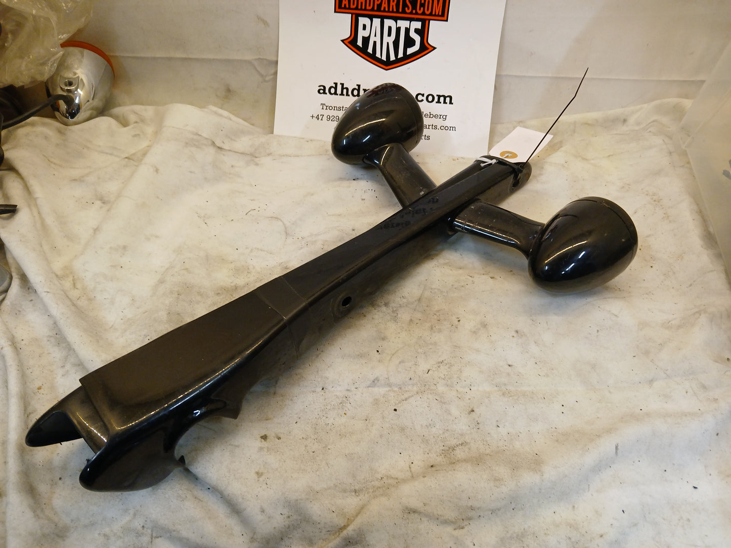 Sorte fenderstruts med blinklys. Dyna