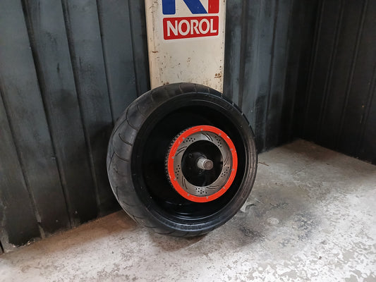 Discfelg 18" med pulley ,hjulbolt og 300 dekk.